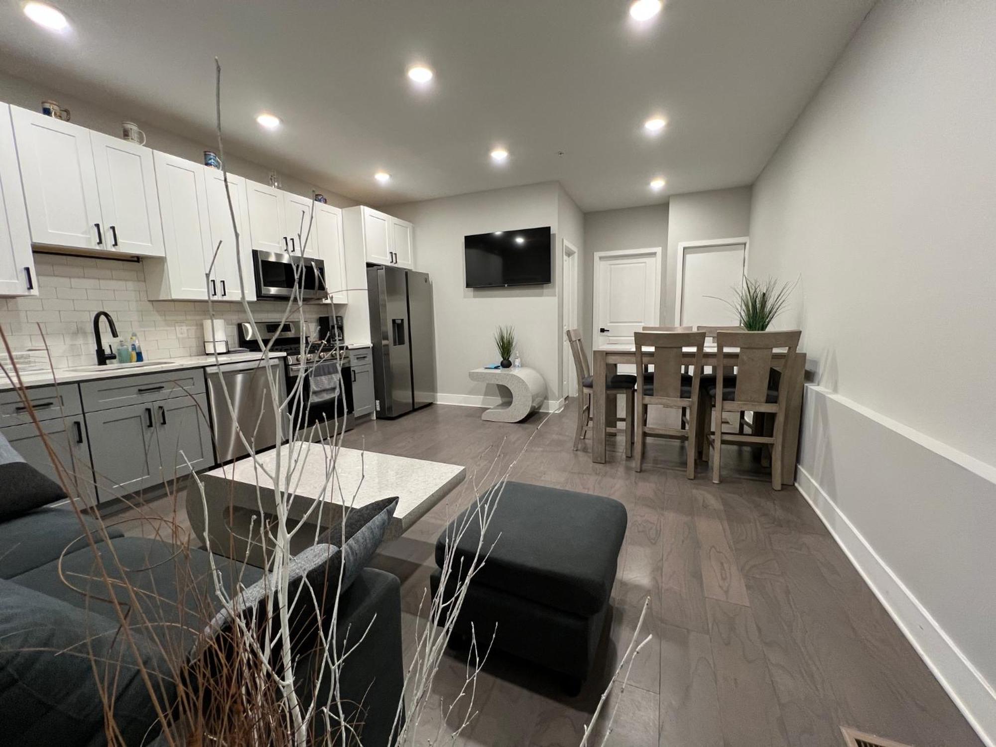 Apartamento Charming 3Br 2Ba With Private Patio Filadelfia Exterior foto